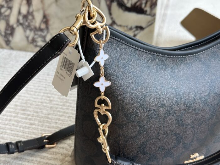 Coach Laurel Wander Bag Dual-Length Shoulder Straps Multiple Carrying Options Zipped Side Pocket - Image 2