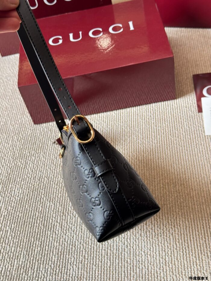 Gucci Emblem Full Leather Collection Classic Gg Embossed Women'S Underarm Bag - Image 8
