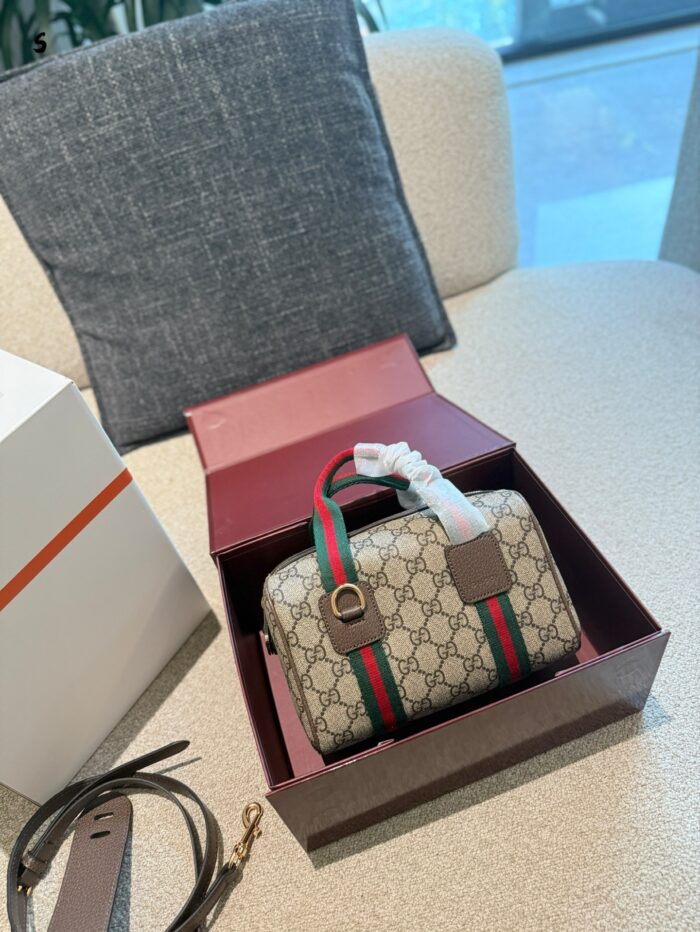 Gucci Guccitender Collection Mini Gg Sinner'S Signature Mini Travel Bag Exquisite Craftsmanship Classic Elements - Image 2
