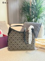 Tory Burch Messenger Bag Single-Shoulder Crossbody Zipper Closure Spacious Capacity Versatile Commuter Bag For Women