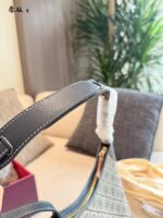 Tory Burch Messenger Bag Single-Shoulder Crossbody Zipper Closure Spacious Capacity Versatile Commuter Bag For Women - Image 6