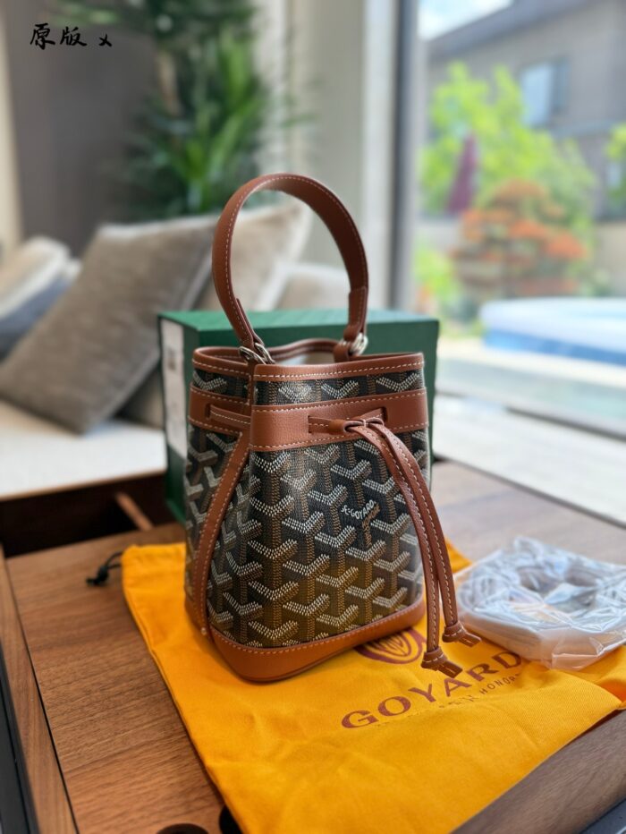 Goyard Petit Flot Mini Bucket Bag: Versatile And Practical With Multiple Carrying Options - Image 2