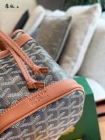 Goyard Petit Flot Mini Bucket Bag: Versatile And Practical With Multiple Carrying Options - Image 6