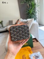 Goyard Petit Flot Mini Bucket Bag: Versatile And Practical With Multiple Carrying Options - Image 7
