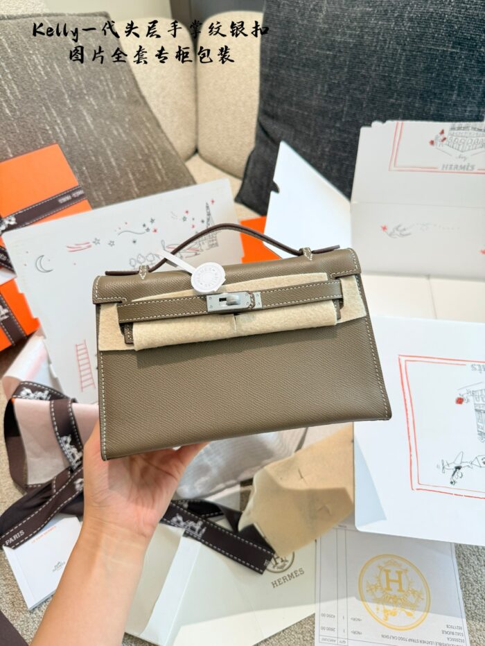 Hermes Mini Kelly - Timeless Elegance With Palm-Print Silver Buckle. Diy Shoulder Strap Option. - Image 2