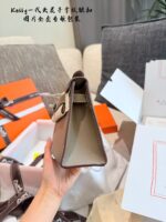 Hermes Mini Kelly - Timeless Elegance With Palm-Print Silver Buckle. Diy Shoulder Strap Option. - Image 3