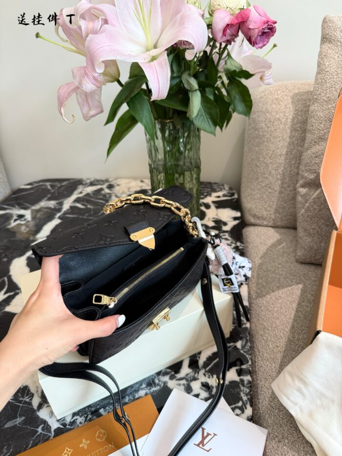 Louis Vuitton Love At First Sight Collection Classic Black Floral Soblack Metis East West Messenger Bag 3-Way Carrying Options | Exquisitely Compact - Image 9
