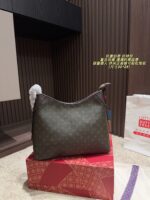 Tory Burch Tote Bag Retro Elegance Luxurious Feel Impressive Capacity Versatile For Both Casual And Formal Wear