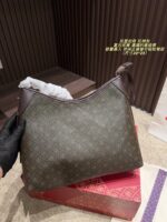 Tory Burch Tote Bag Retro Elegance Luxurious Feel Impressive Capacity Versatile For Both Casual And Formal Wear - Image 2