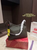 Tory Burch Tote Bag Retro Elegance Luxurious Feel Impressive Capacity Versatile For Both Casual And Formal Wear - Image 6