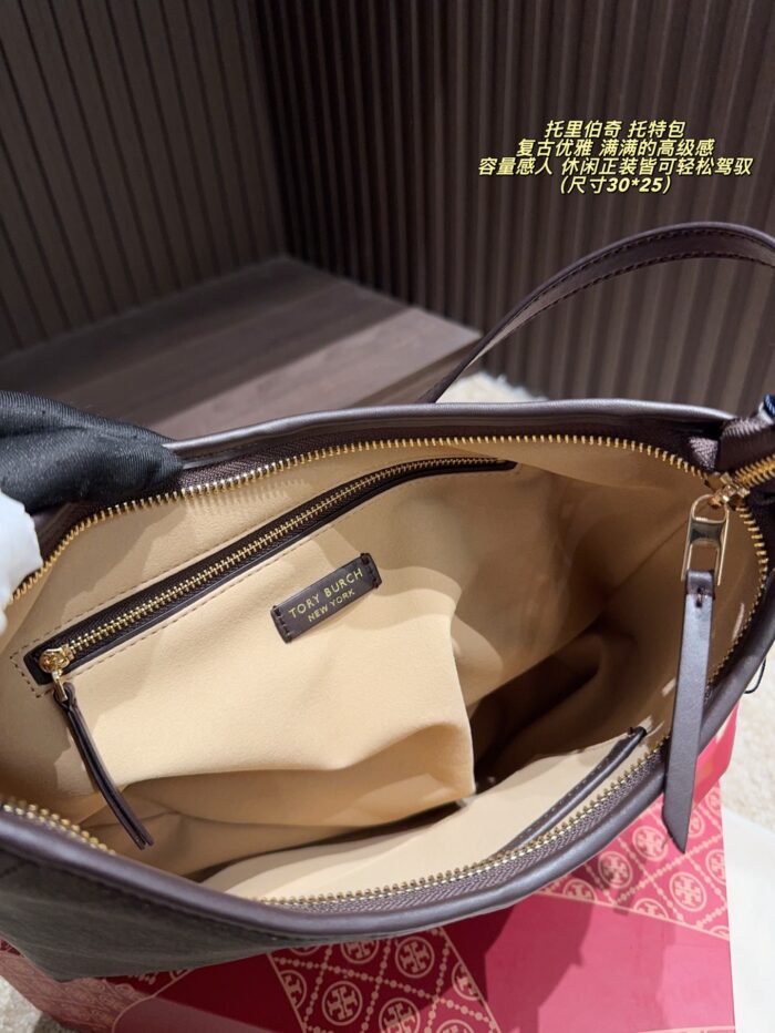Tory Burch Tote Bag Retro Elegance Luxurious Feel Impressive Capacity Versatile For Both Casual And Formal Wear - Image 9
