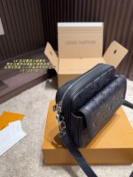 Louis Vuitton Embossed Black Warrior Messenger Bag Practical, Versatile, Hard-Wearing And Scratch-Resistant - Image 4