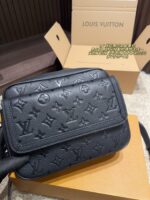 Louis Vuitton Embossed Black Warrior Messenger Bag Practical, Versatile, Hard-Wearing And Scratch-Resistant - Image 5