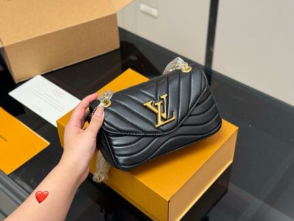 Louis Vuitton Newwave Chain Bag Unbelievably Luxurious And Eye-Catching