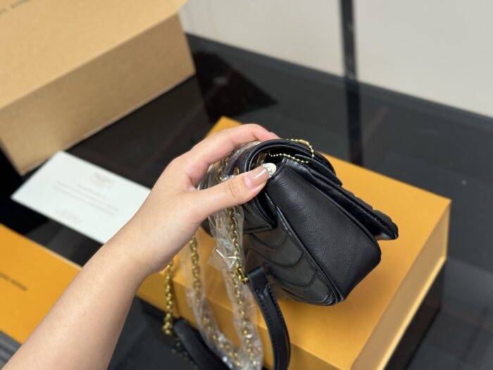 Louis Vuitton Newwave Chain Bag Unbelievably Luxurious And Eye-Catching - Image 6