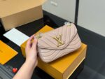 Louis Vuitton Newwave Chain Bag Unbelievably Luxurious And Eye-Catching - Image 13