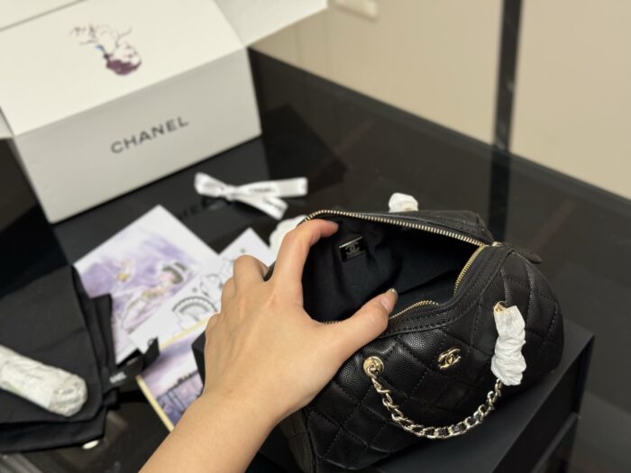 Chanel 25P Vintage Bowling Bag Stylish, Timeless, High Quality - Image 3