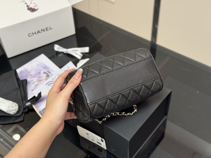 Chanel 25P Vintage Bowling Bag Stylish, Timeless, High Quality - Image 8