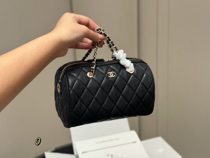 Chanel 25P Vintage Bowling Bag Stylish, Timeless, High Quality - Image 9