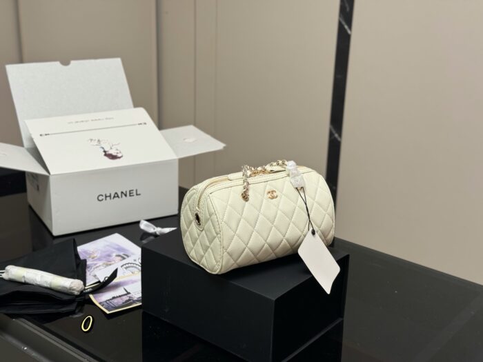 Chanel 25P Vintage Bowling Bag Stylish, Timeless, High Quality - Image 11
