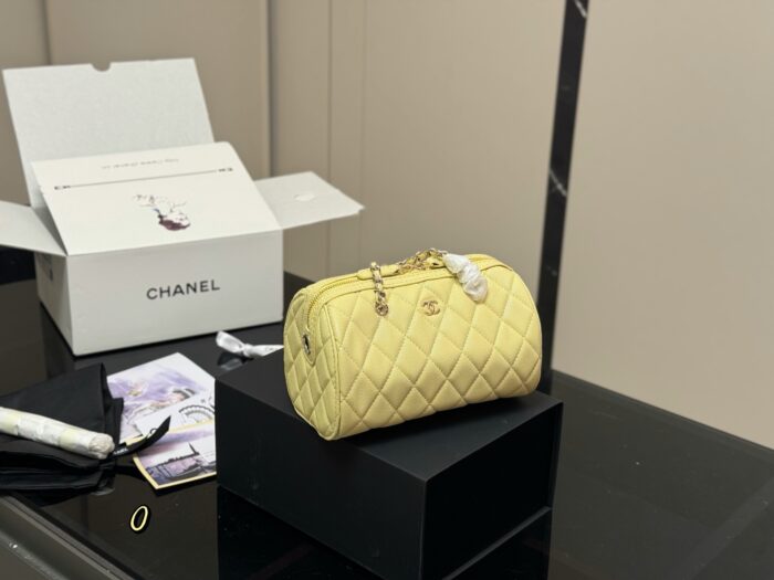 Chanel 25P Vintage Bowling Bag Stylish, Timeless, High Quality - Image 15
