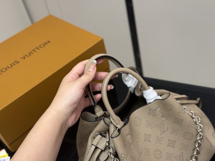 Louis Vuitton Moonlight Goddess Bucket Bag Vintage Mother-And-Child Set Elegant Classic Style - Image 3