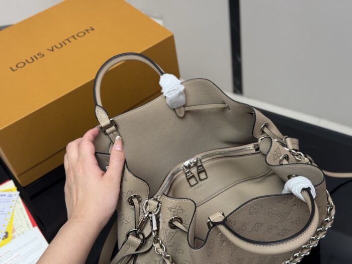 Louis Vuitton Moonlight Goddess Bucket Bag Vintage Mother-And-Child Set Elegant Classic Style - Image 4