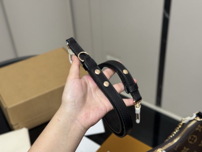Louis Vuitton Vintage Horn Bag Classic Vintage Single-Shoulder Crossbody Original Hardware With Yellow Leather Versatile And Stylish - Image 6