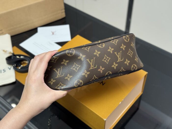 Louis Vuitton Vintage Horn Bag Classic Vintage Single-Shoulder Crossbody Original Hardware With Yellow Leather Versatile And Stylish - Image 9