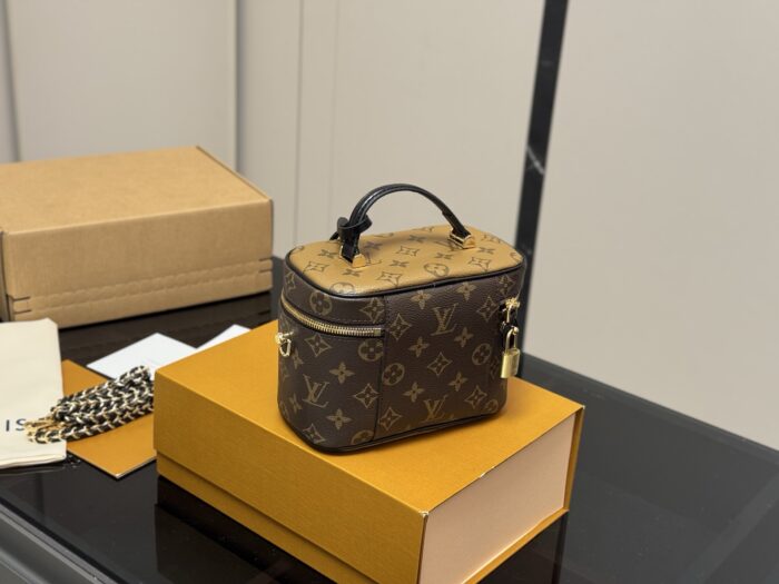Louis Vuitton Nice Vanity Case Authentic Hardware Includes Shoulder Strap - Image 7