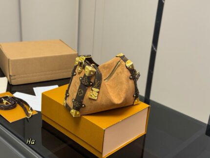 Louis Vuitton Eileen Gu Runway Mini Soft Case Ultra-Trendy Must-Have Bag