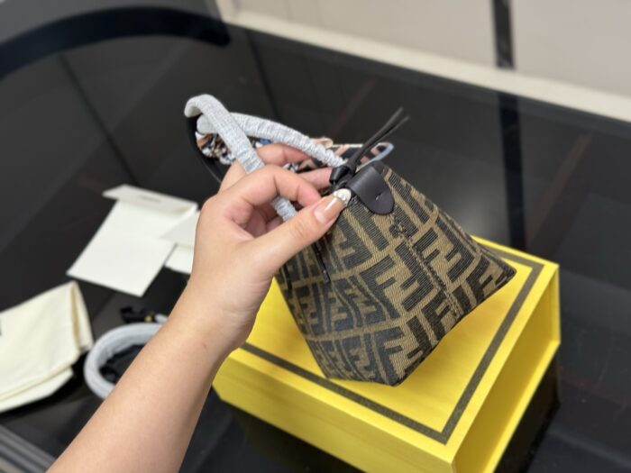 Fendi Shopping Basket Minimalist, Elegant And Lightweight Scarf Edition - Image 6