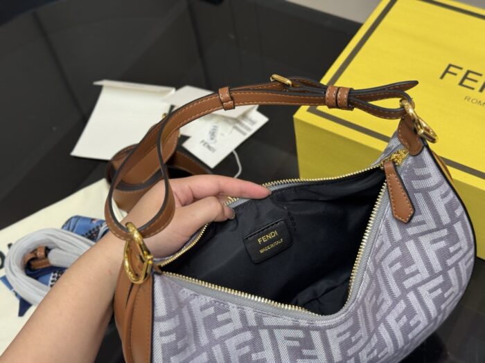 Fendi New Moon Horn Bag Silk Scarf Edition With Shoulder Strap Underarm Bag With Folding Box - Image 4