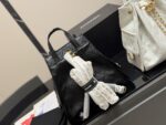 Chanel 25B Bag Backpack: Versatile Styling For Charming Sophistication In Black And Gold - Image 7