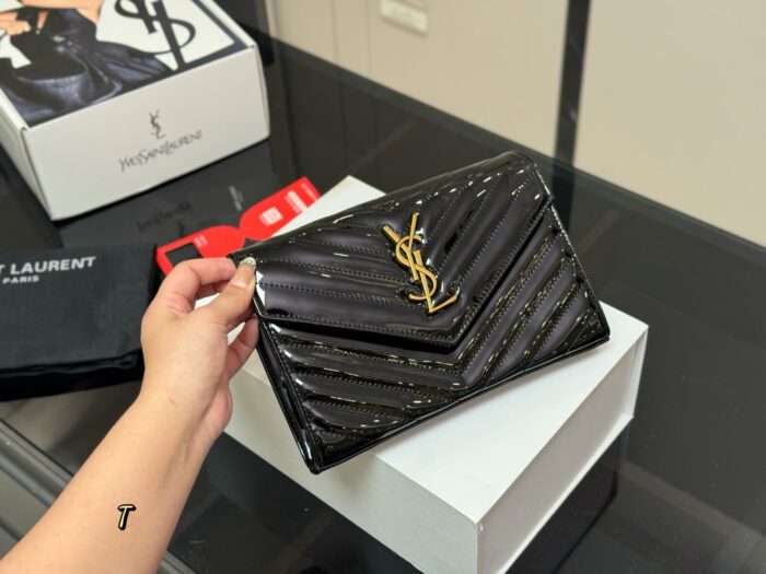 Yves Saint Laurent Woc Envelope Bag Cowhide Leather Can Be Worn Crossbody Or Underarm Wear-Resistant And Durable - Image 2