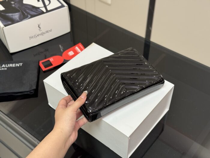 Yves Saint Laurent Woc Envelope Bag Cowhide Leather Can Be Worn Crossbody Or Underarm Wear-Resistant And Durable - Image 7