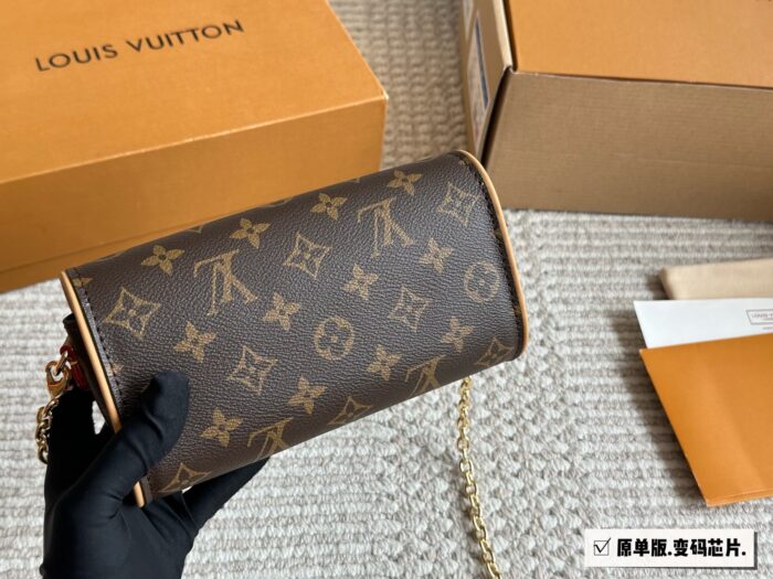 Louis Vuitton 2025 New Poche Camille Full Monogram Print Long-Form Shopping Bag - Image 3