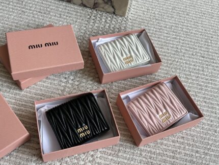 Miu Miu Classic Compact Wallet Full Leather Interior And Exterior, Top-Grain Cowhide Complete With Box