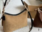 Coach'S New Laurel Wander Bag Features Dual Straps For Versatile Styling And An Internal Zipped Side Pocket. - Image 5