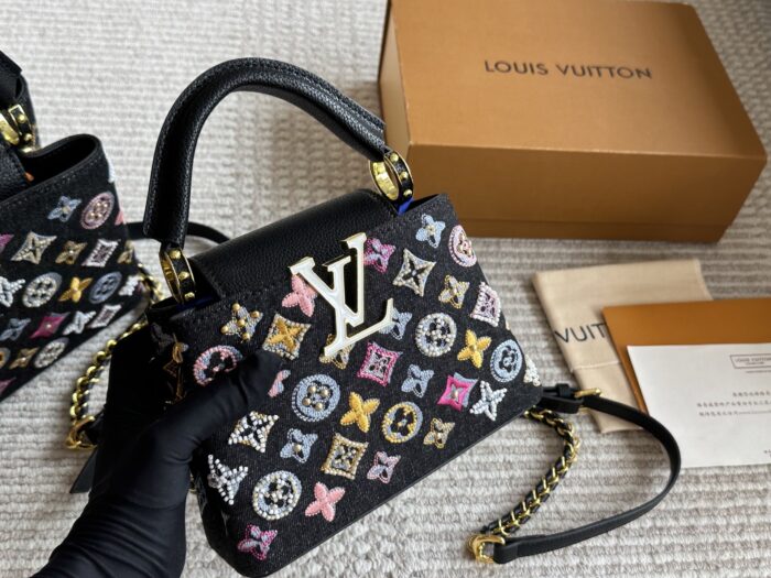 Louis Vuitton Capucines Lady Bag  Gold-Tone Hardware, Monogrammed Large Logo, Extra-Wide Shoulder Strap, Handheld Or Shoulder-Carried. - Image 5