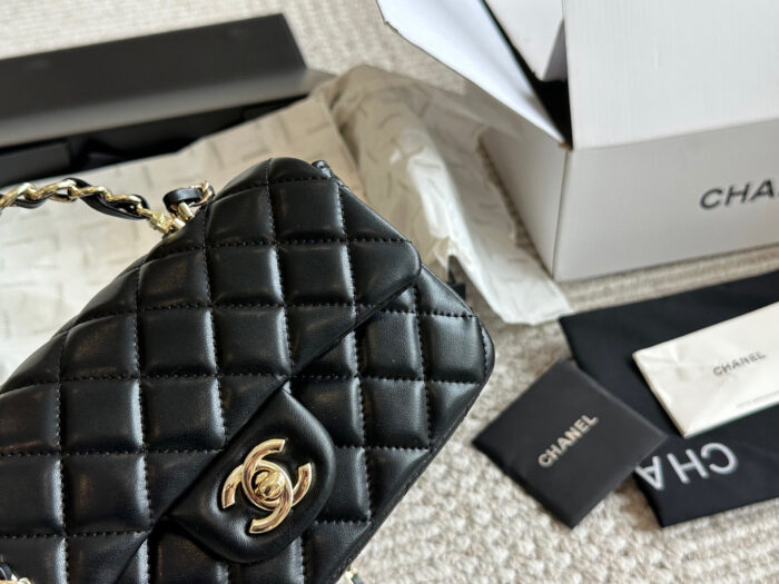 Chanel 23K Gold-Plated Leather Chain Handle Cf Lambskin Handbag With Pale Gold Buckle - Image 3