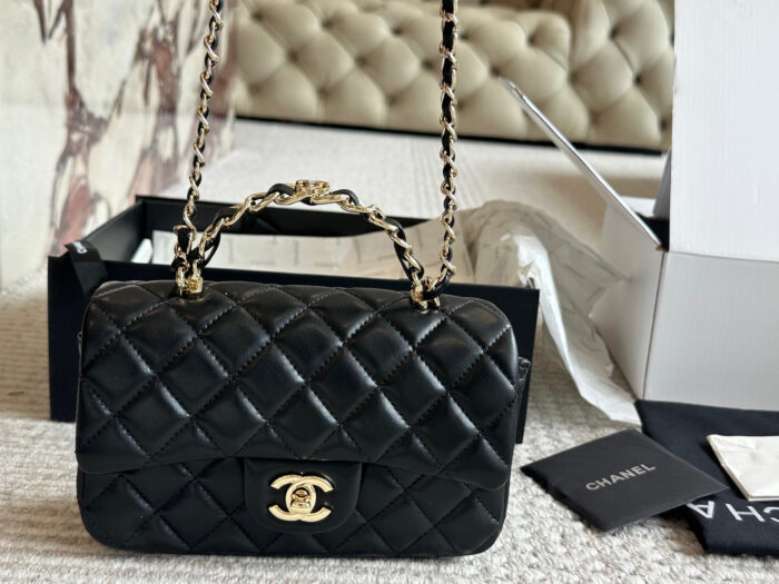 Chanel 23K Gold-Plated Leather Chain Handle Cf Lambskin Handbag With Pale Gold Buckle - Image 5