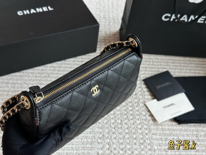 Chanel 25S Quilted Chain Bag Handheld, Crossbody, Shoulder Strap Multiple Carry Options Mint Condition - Image 2
