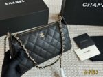 Chanel 25S Quilted Chain Bag Handheld, Crossbody, Shoulder Strap Multiple Carry Options Mint Condition - Image 5