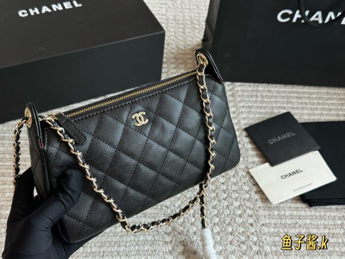 Chanel 25S Quilted Chain Bag Handheld, Crossbody, Shoulder Strap Multiple Carry Options Mint Condition - Image 5