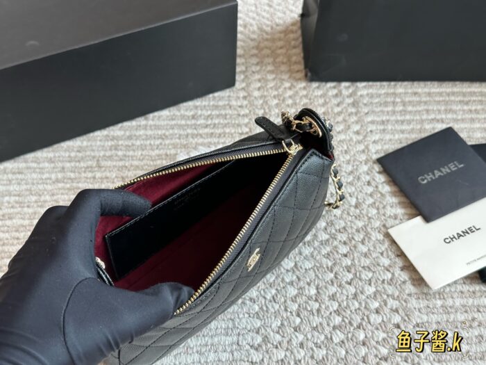 Chanel 25S Quilted Chain Bag Handheld, Crossbody, Shoulder Strap Multiple Carry Options Mint Condition - Image 7