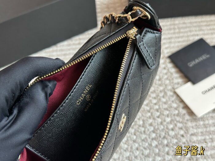 Chanel 25S Quilted Chain Bag Handheld, Crossbody, Shoulder Strap Multiple Carry Options Mint Condition - Image 8
