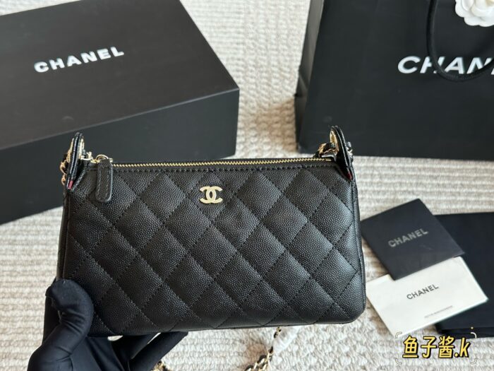 Chanel 25S Quilted Chain Bag Handheld, Crossbody, Shoulder Strap Multiple Carry Options Mint Condition - Image 9