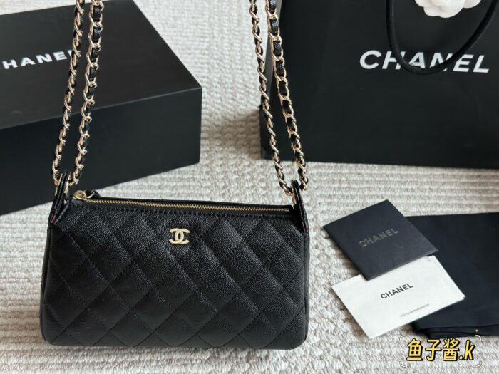 Chanel 25S Quilted Chain Bag Handheld, Crossbody, Shoulder Strap Multiple Carry Options Mint Condition - Image 10