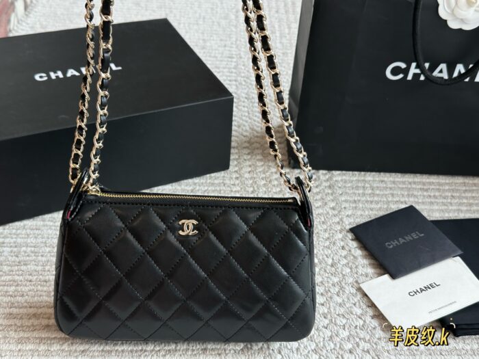 Chanel 25S Quilted Chain Bag Handheld, Crossbody, Shoulder Strap Multiple Carry Options Mint Condition - Image 12